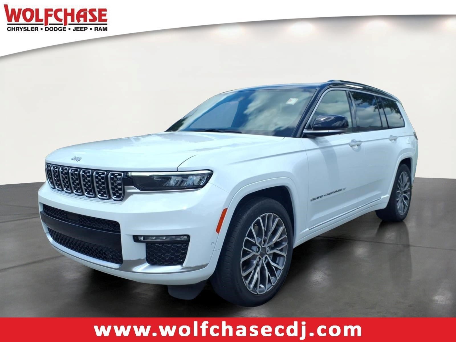 Certified 2025 Jeep Grand Cherokee L Summit AWD/4WD image 1