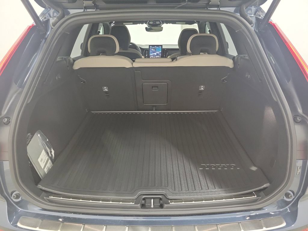 New 2026 Volvo XC60 B5 Plus w/ Protection Package Premier image 10