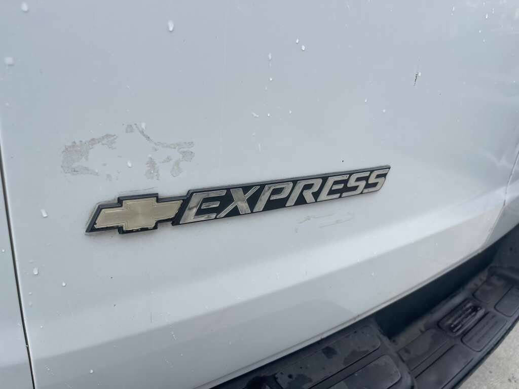Used 2013 Chevrolet Express 1500 image 15