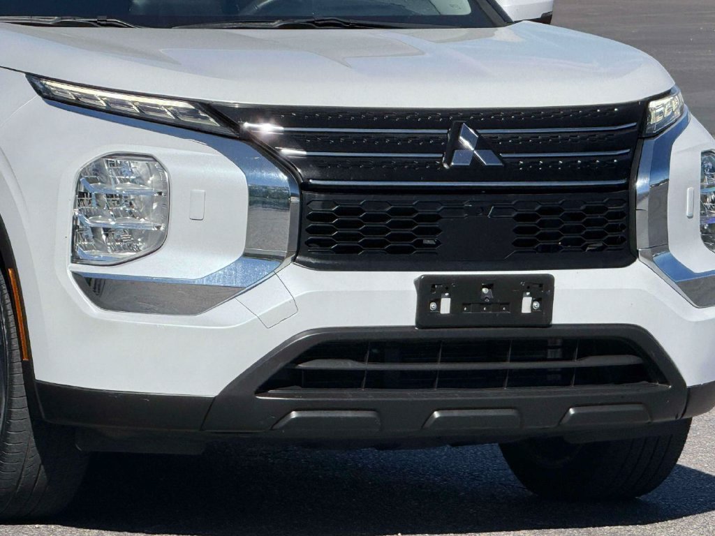 Used 2022 Mitsubishi Outlander ES AWD/4WD image 7
