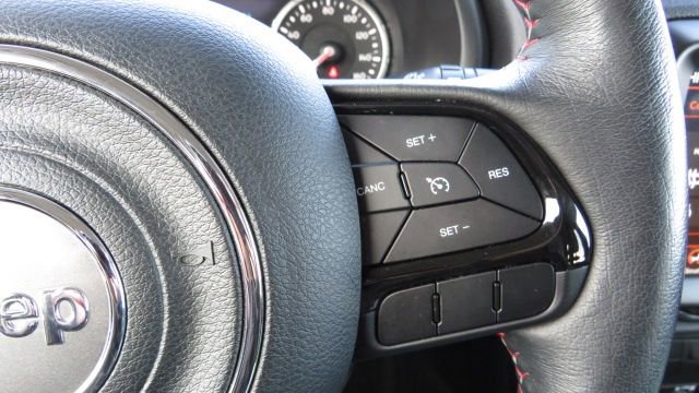 Used 2022 Jeep Renegade Trailhawk image 24