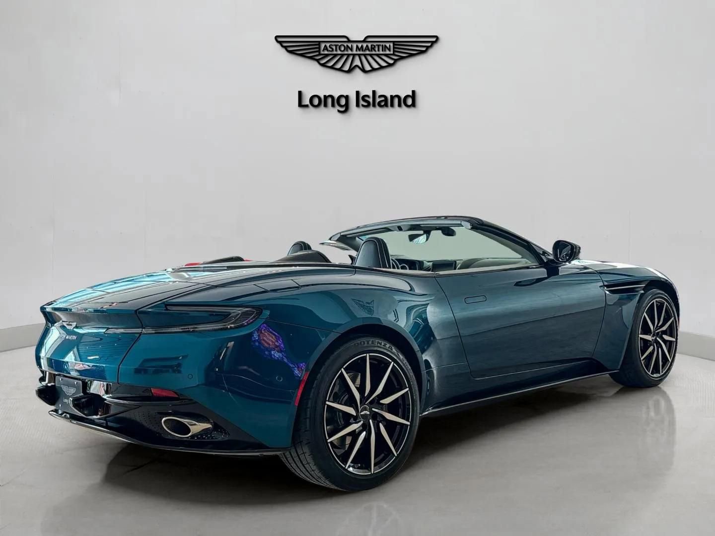Used 2021 Aston Martin DB11 Volante image 8