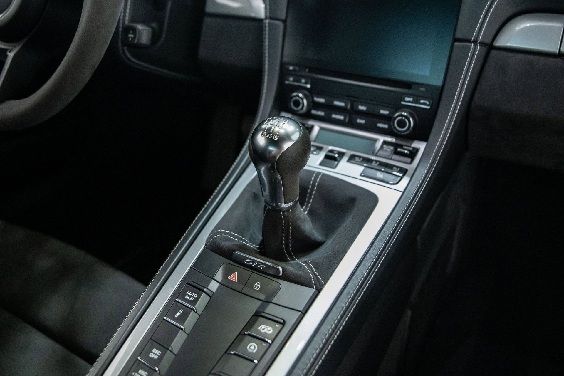 Used 2020 Porsche 718 Cayman GT4 image 33