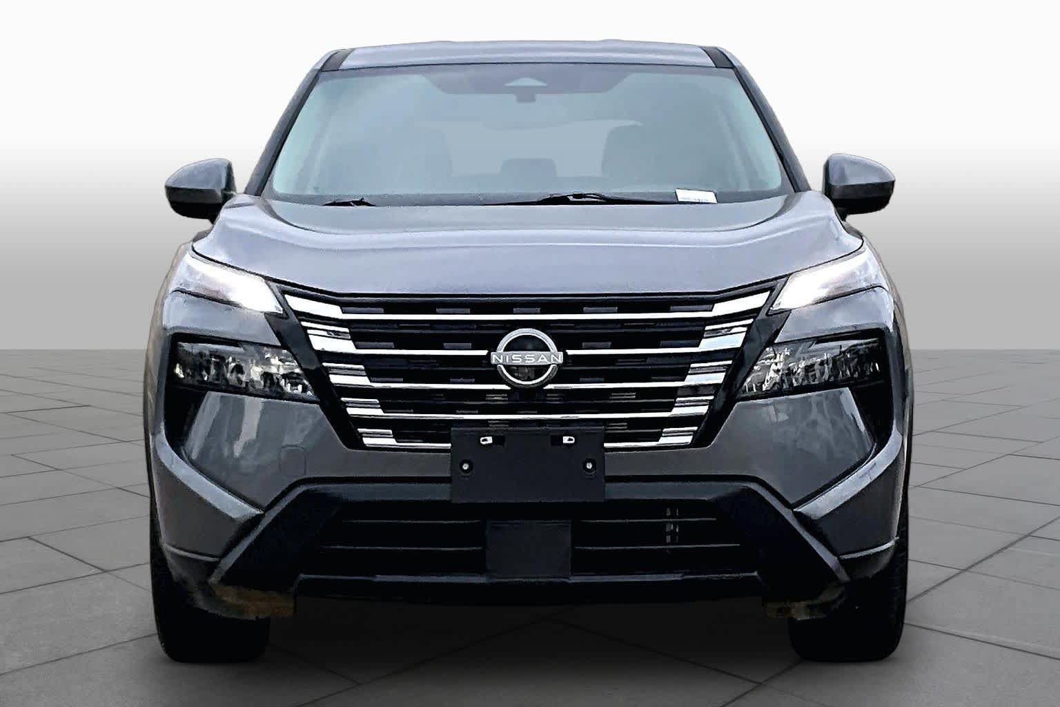 Certified 2026 Nissan Rogue SV FWD image 4