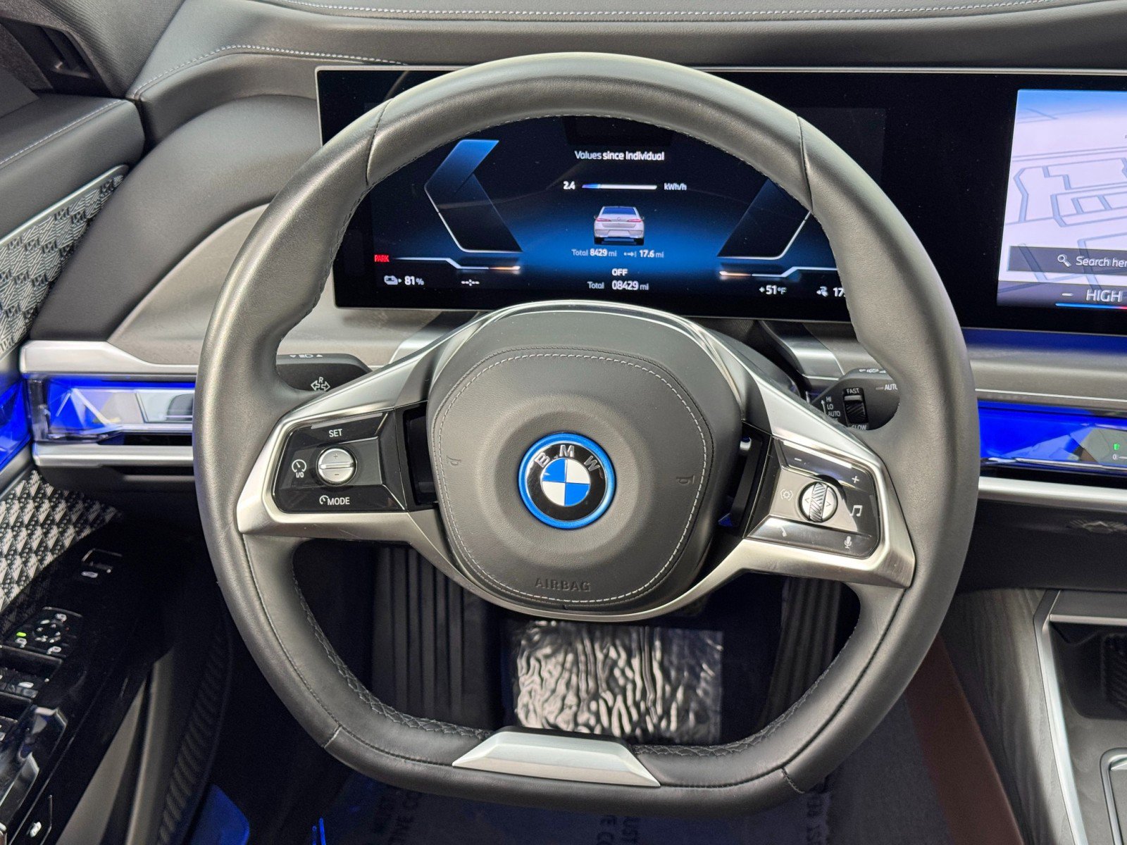 Used 2023 BMW i7 xDrive60 AWD/4WD image 17