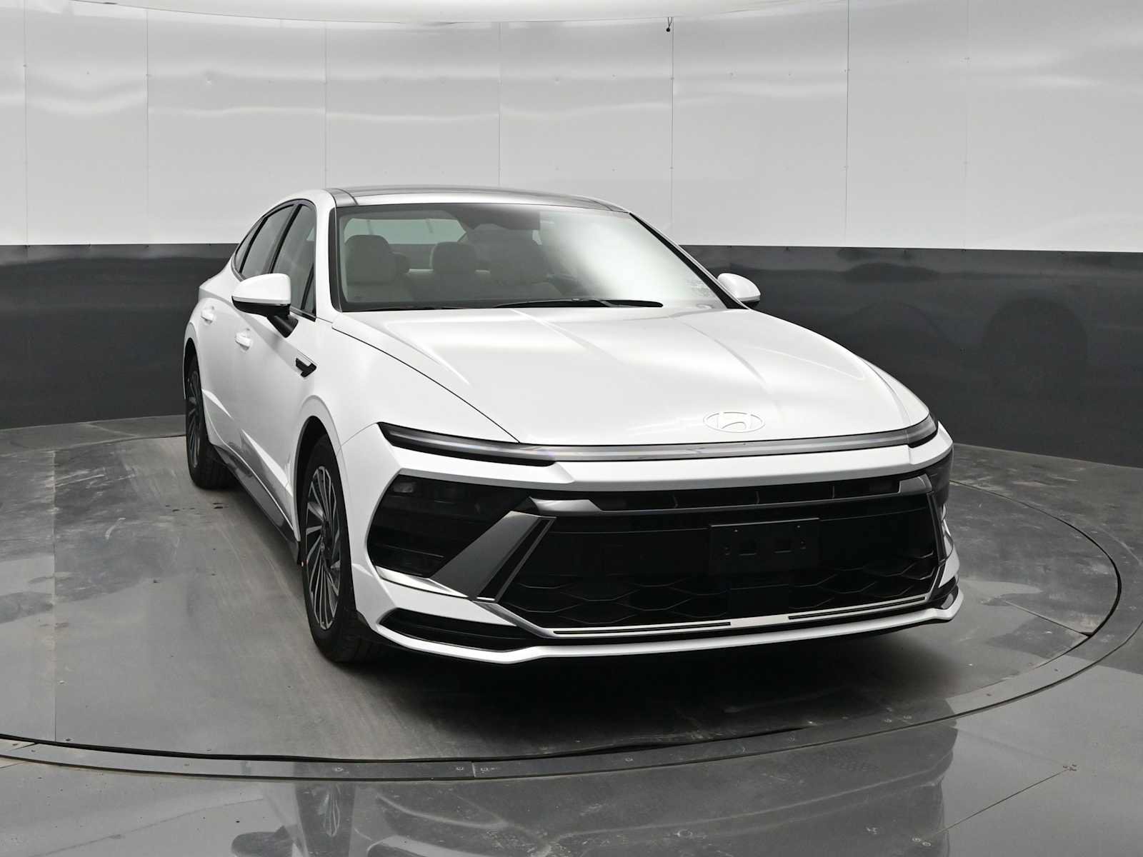 New 2026 Hyundai Sonata SEL FWD image 2