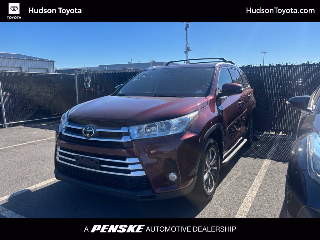 Used 2017 Toyota Highlander XLE w/ Protection Package #3 AWD/4WD image 1
