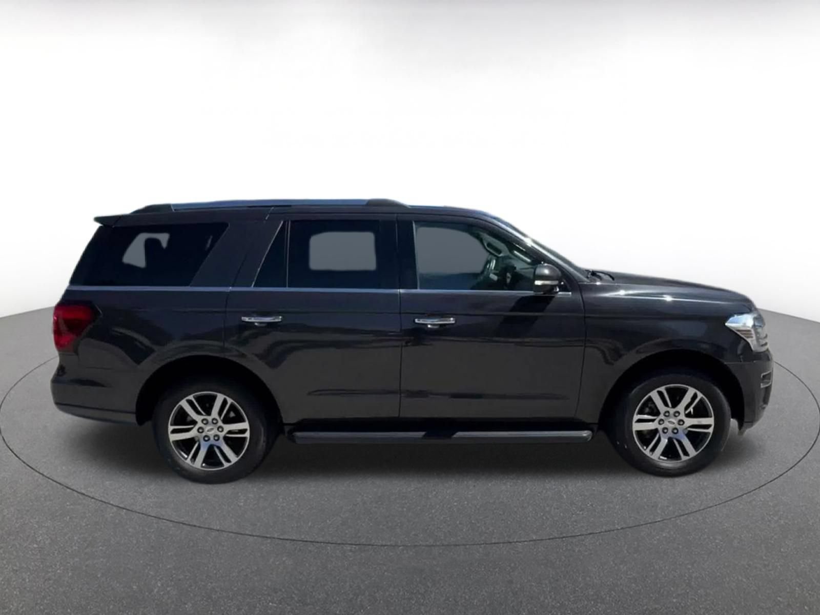 Used 2024 Ford Expedition Limited AWD/4WD image 15