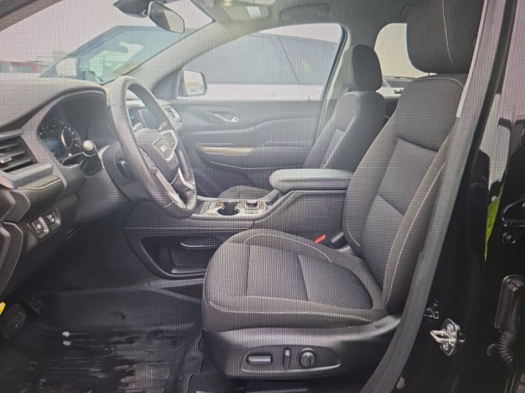 Used 2023 GMC Acadia SLE w/ Driver Convenience Package image 5