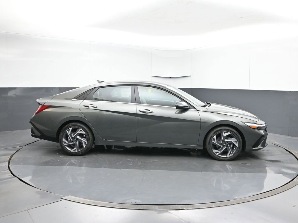 New 2026 Hyundai Elantra Limited image 6