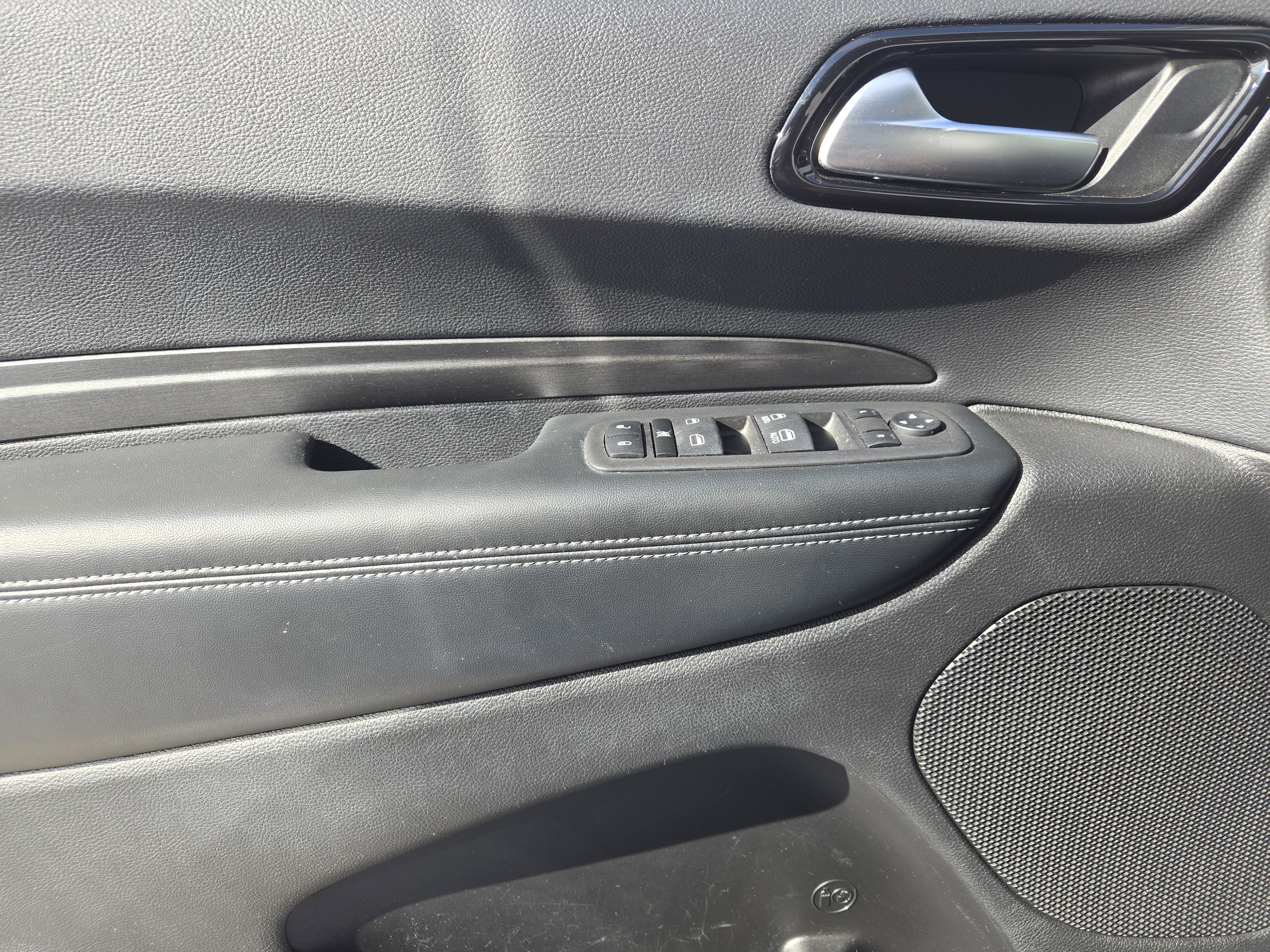 Used 2023 Dodge Durango SXT w/ SXT Blacktop Group image 25