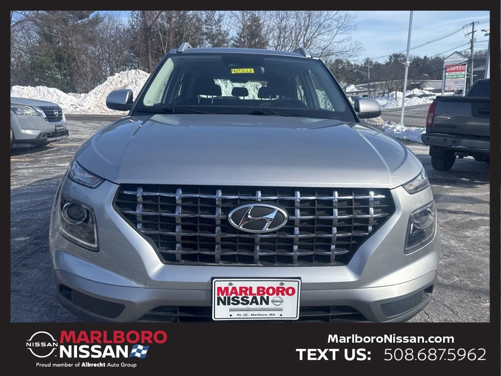 Used 2023 Hyundai Venue SEL w/ Cargo Package image 2
