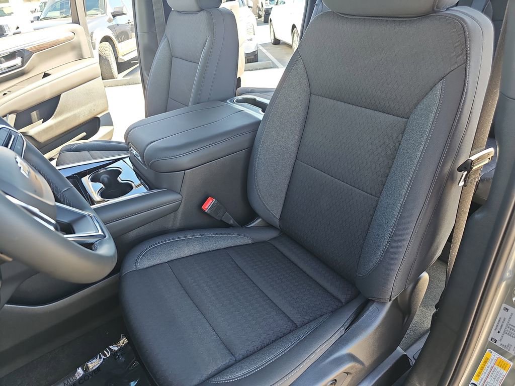 New 2026 Chevrolet Suburban LS image 15