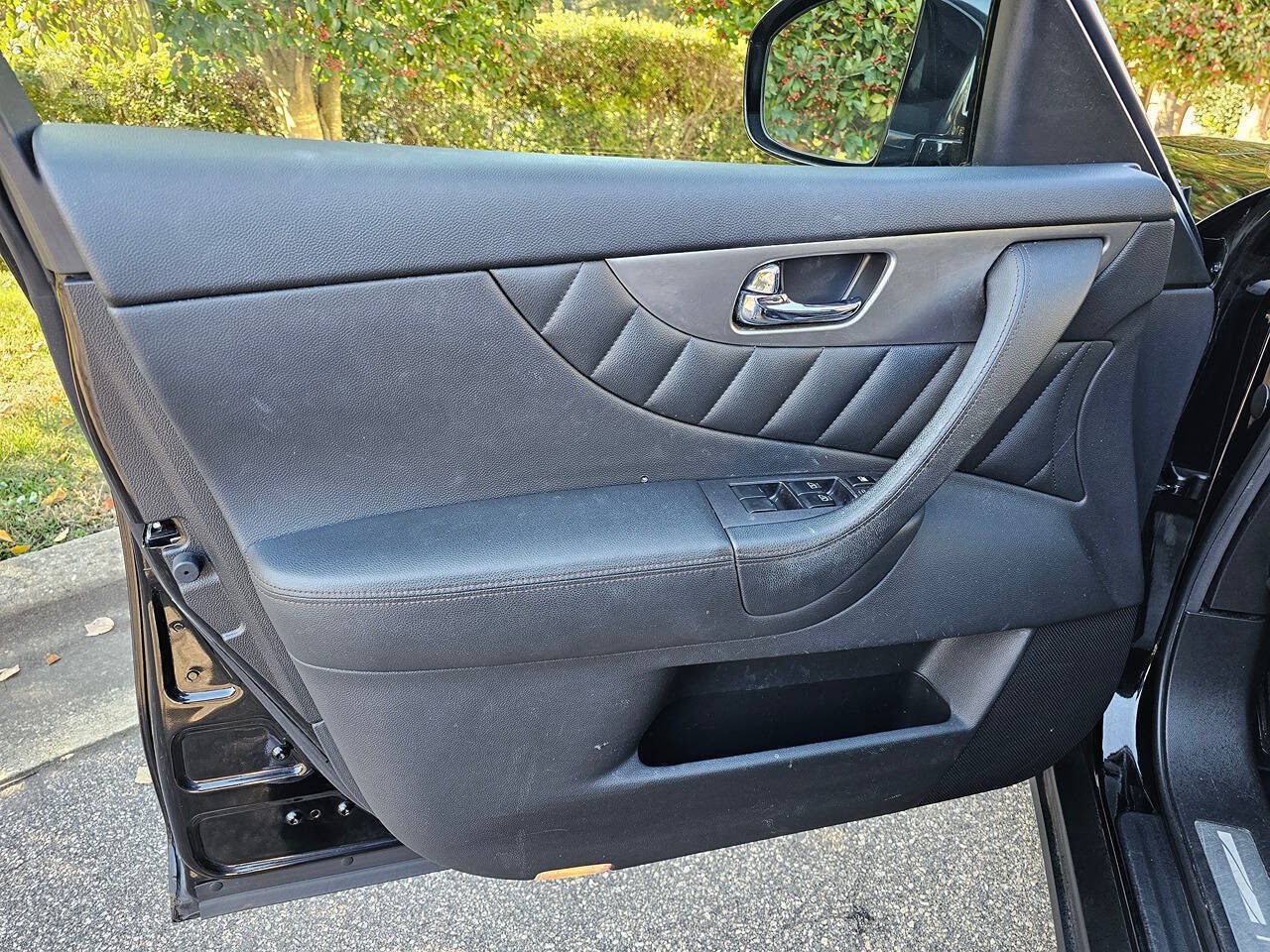 Used 2017 INFINITI QX70 2WD image 9