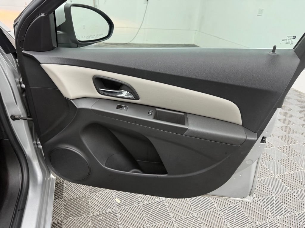 Used 2016 Chevrolet Cruze LT FWD image 28