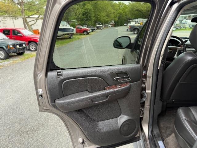 Used 2014 Chevrolet Tahoe LTZ AWD/4WD image 19