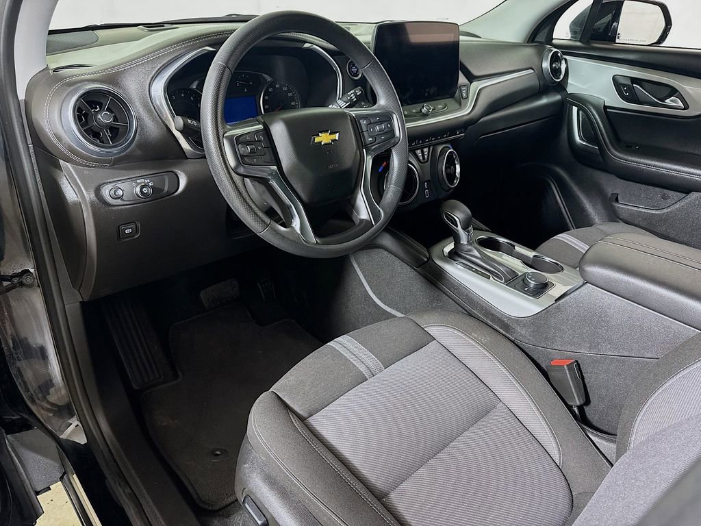 Certified 2025 Chevrolet Blazer LT FWD image 7