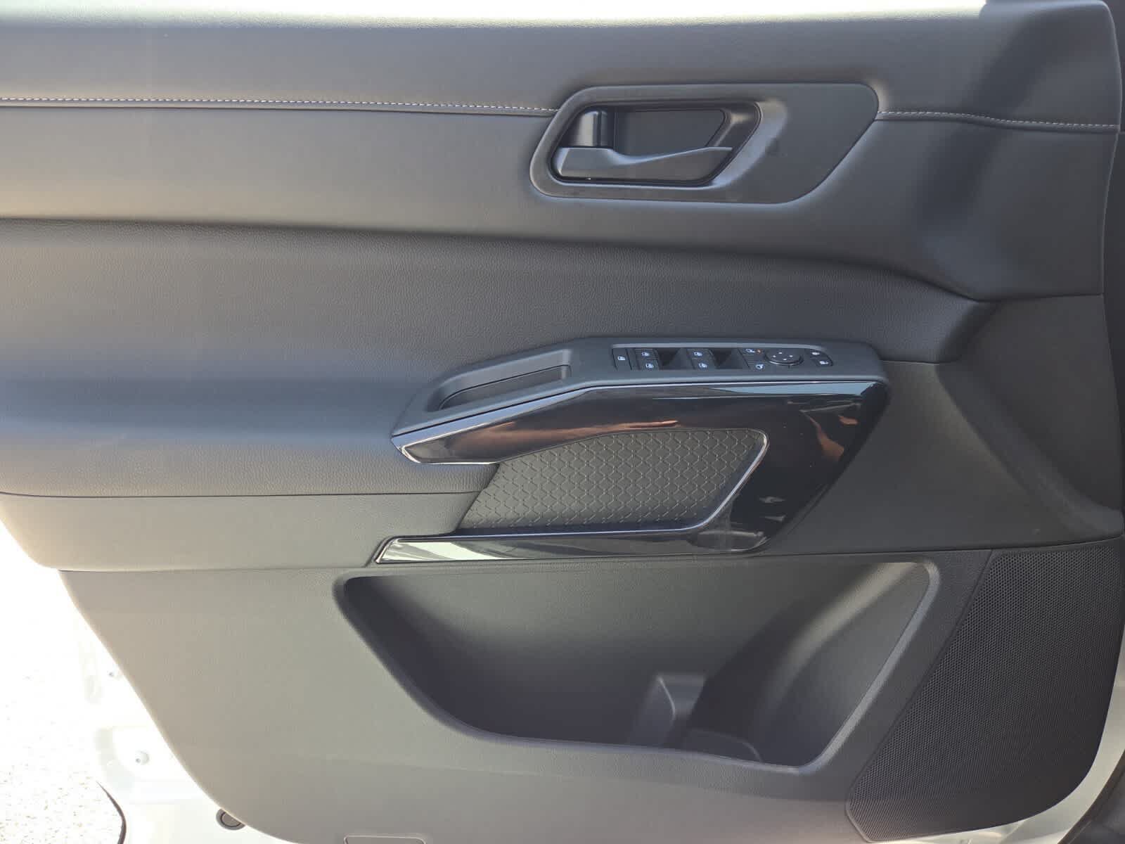 New 2026 Nissan Pathfinder SV FWD image 15