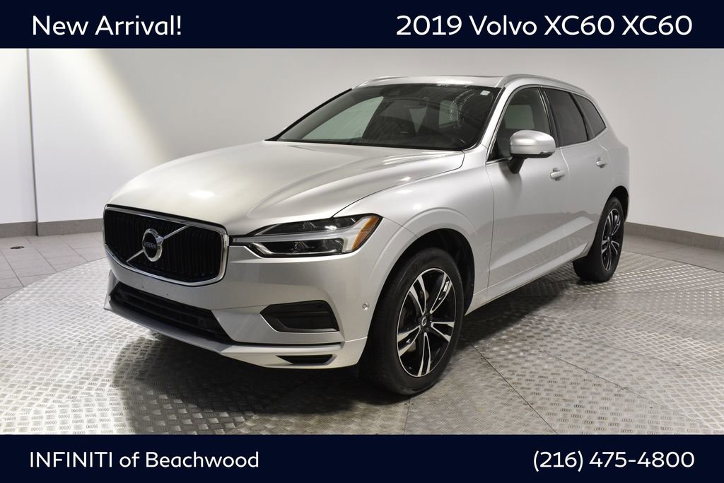 Used 2019 Volvo XC60 T5 Momentum w/ Multimedia Package