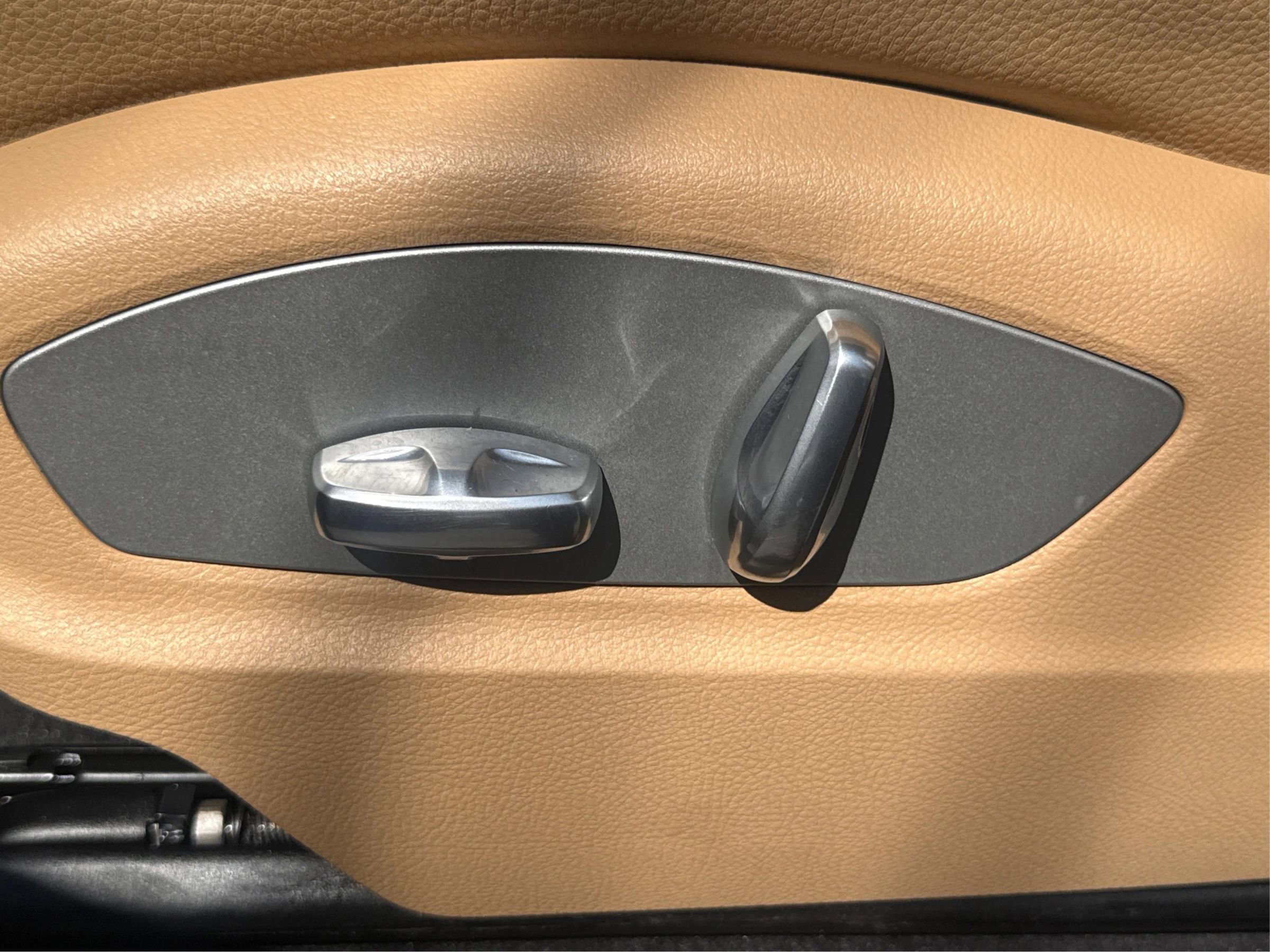 Used 2018 Porsche Macan Sport Edition AWD/4WD image 42