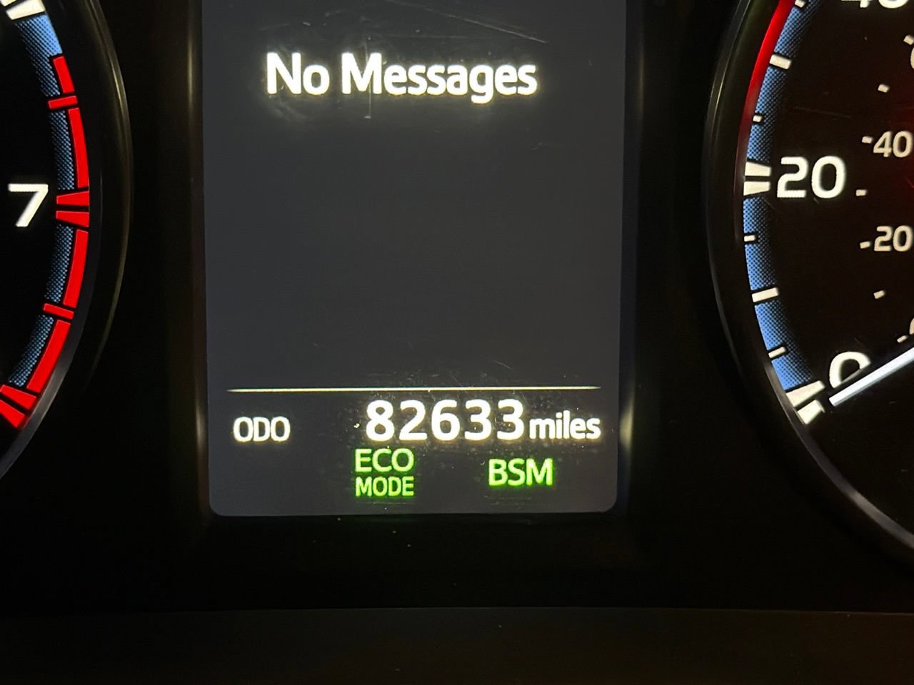 Used 2018 Toyota RAV4 XLE FWD image 9