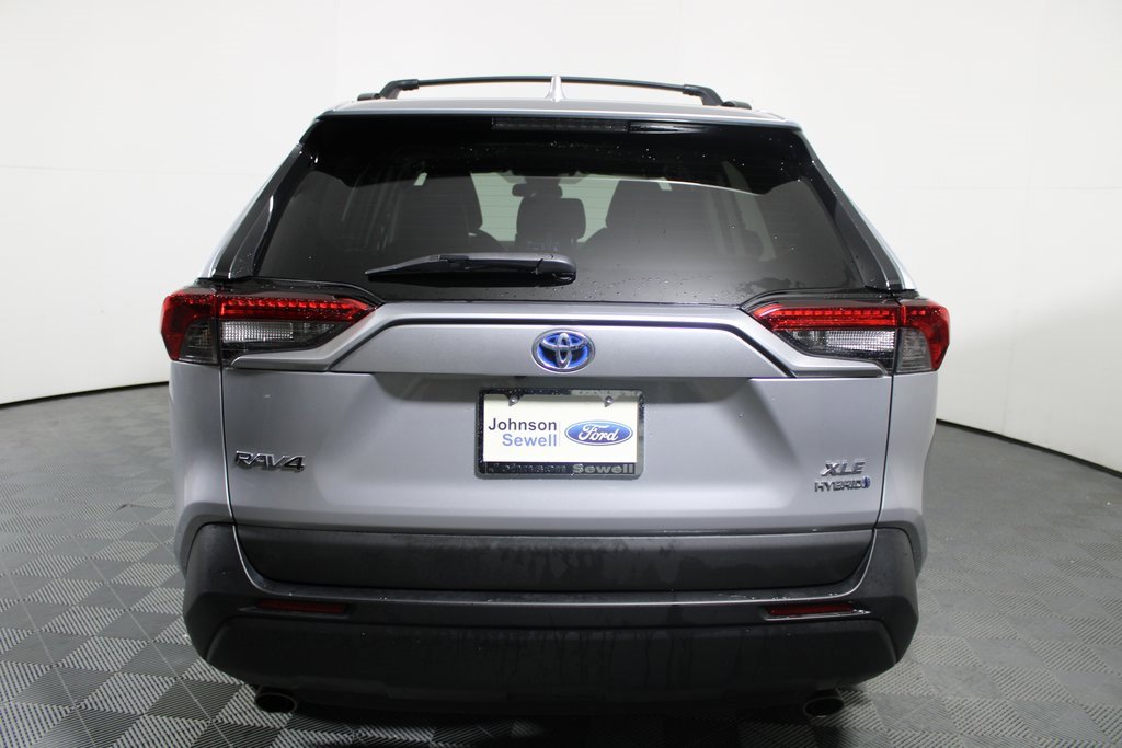 Used 2021 Toyota RAV4 XLE image 6