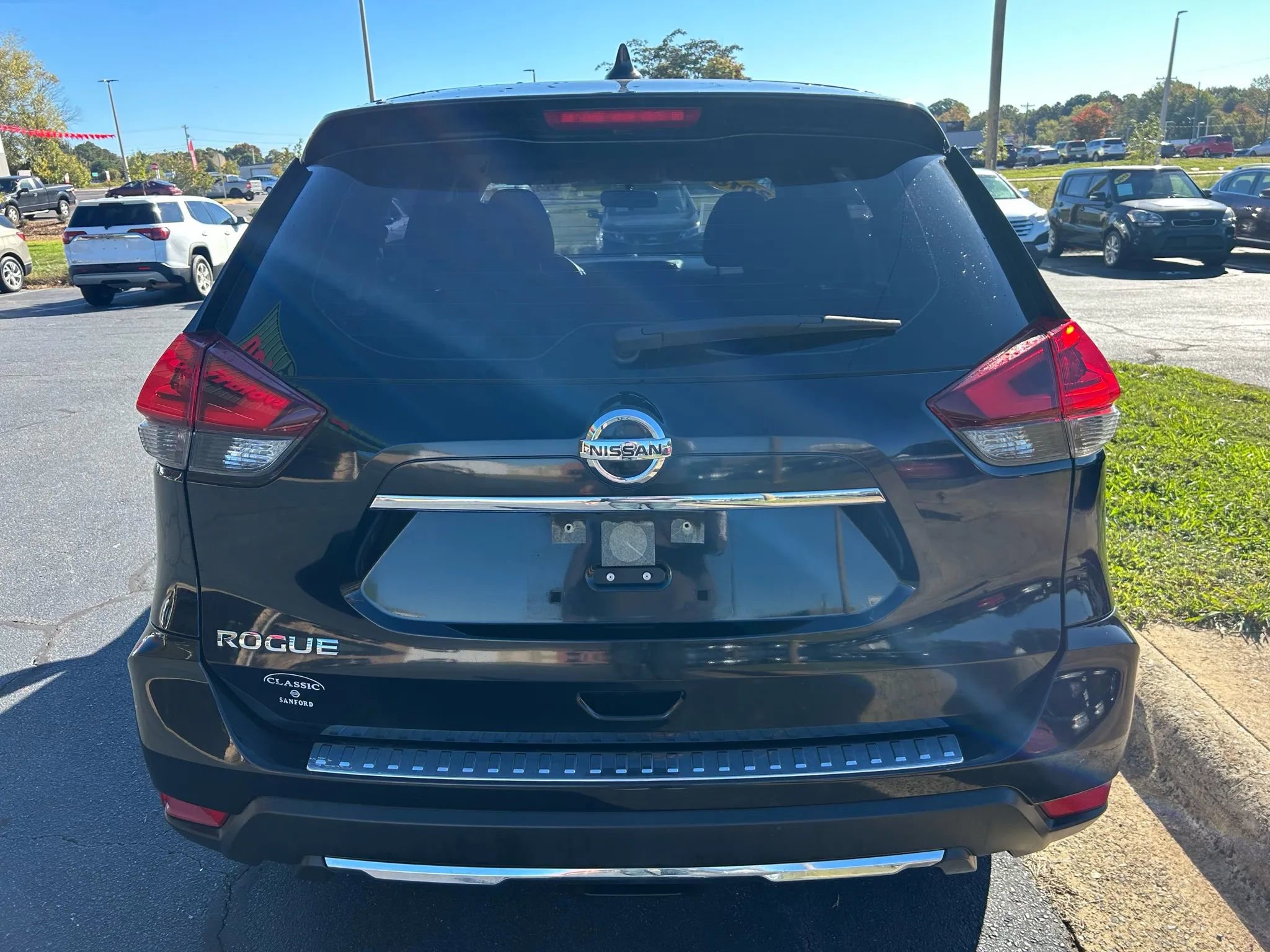 Used 2018 Nissan Rogue S image 6