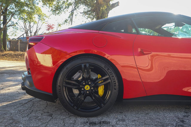Used 2019 Ferrari Portofino image 10