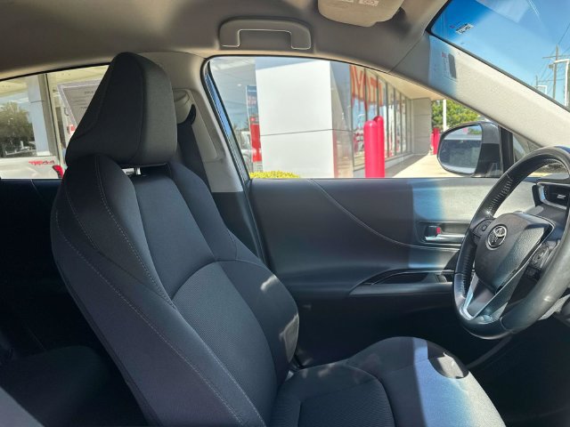 Used 2024 Toyota Venza LE AWD/4WD image 14
