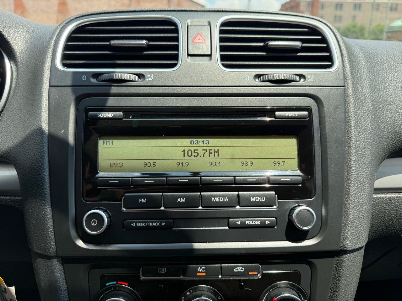 Used 2011 Volkswagen Golf 4-Door FWD image 10