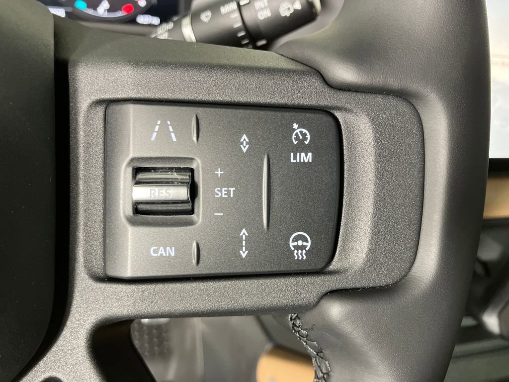 Used 2025 Land Rover Defender 110 X image 18