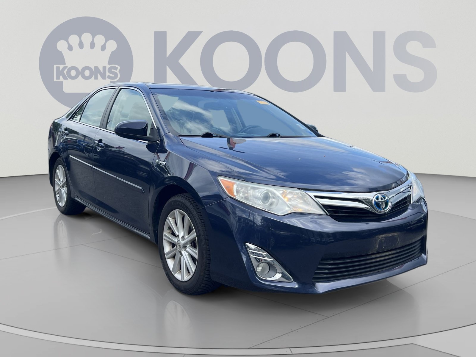 Used 2014 Toyota Camry XLE w/ Leather Package FWD image 5