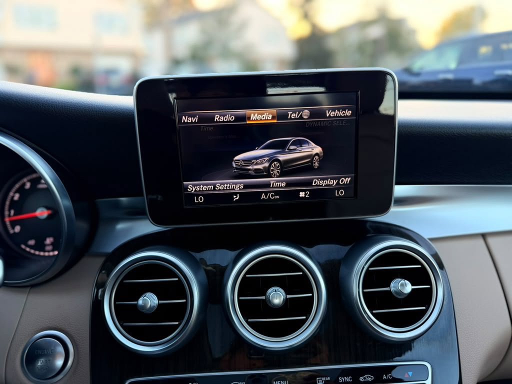 Used 2016 Mercedes-Benz C 300 4MATIC Sedan image 30