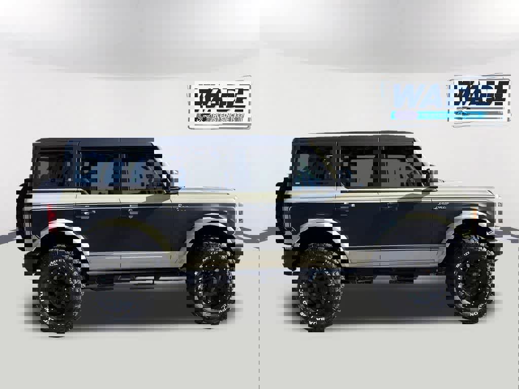 New 2025 Ford Bronco 4-Door image 4
