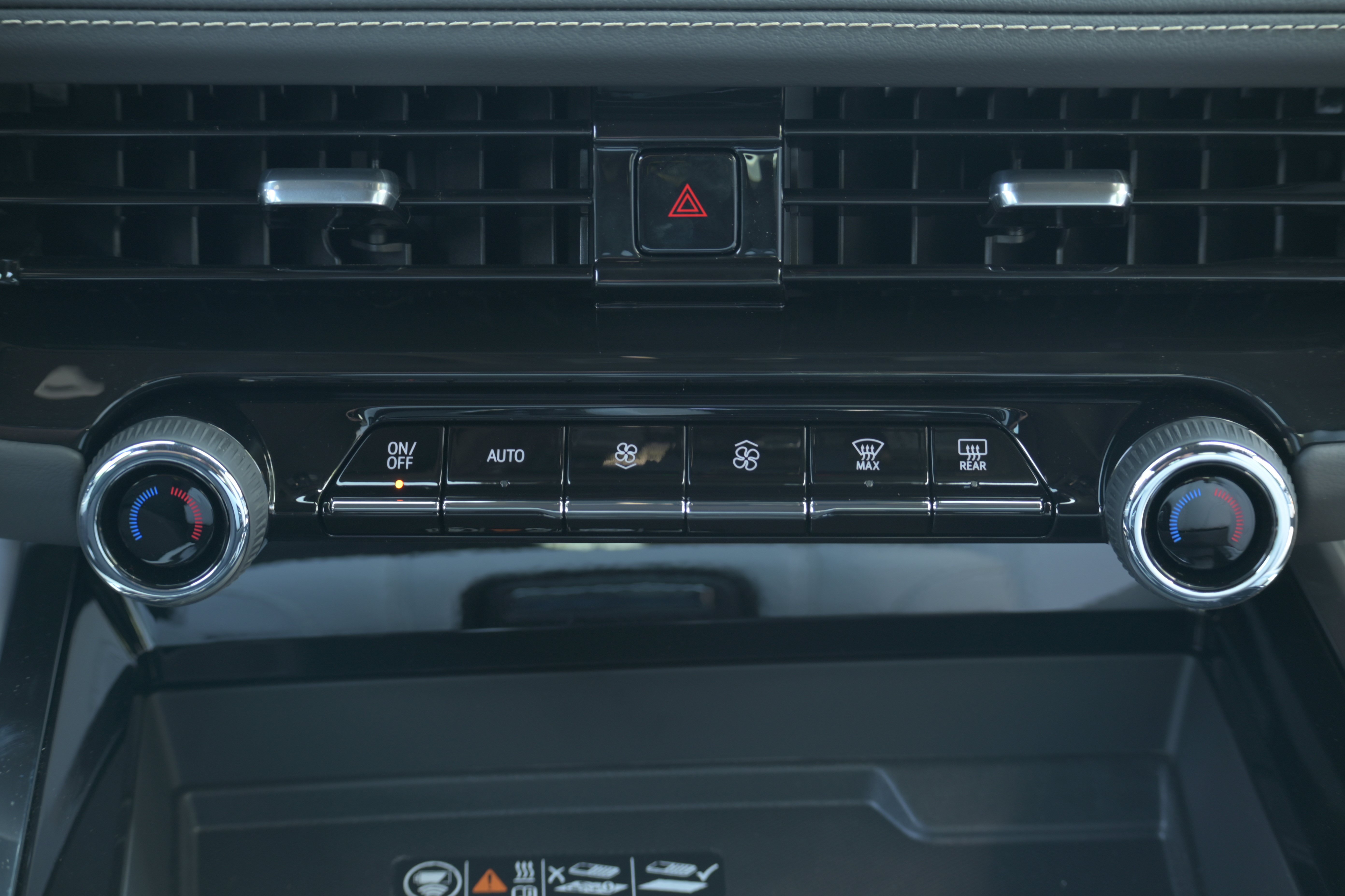 New 2026 Chevrolet Suburban Premier AWD/4WD image 19