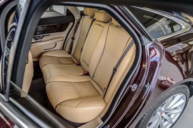Used 2016 Jaguar XJ R-Sport RWD image 23