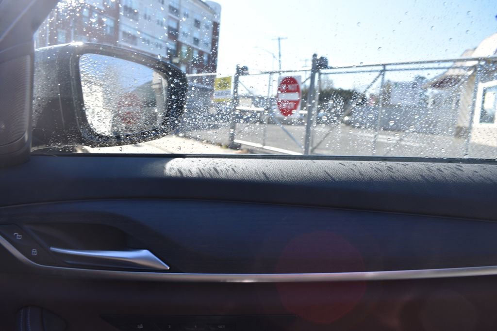 Used 2023 BMW 530e xDrive w/ Premium Package image 22