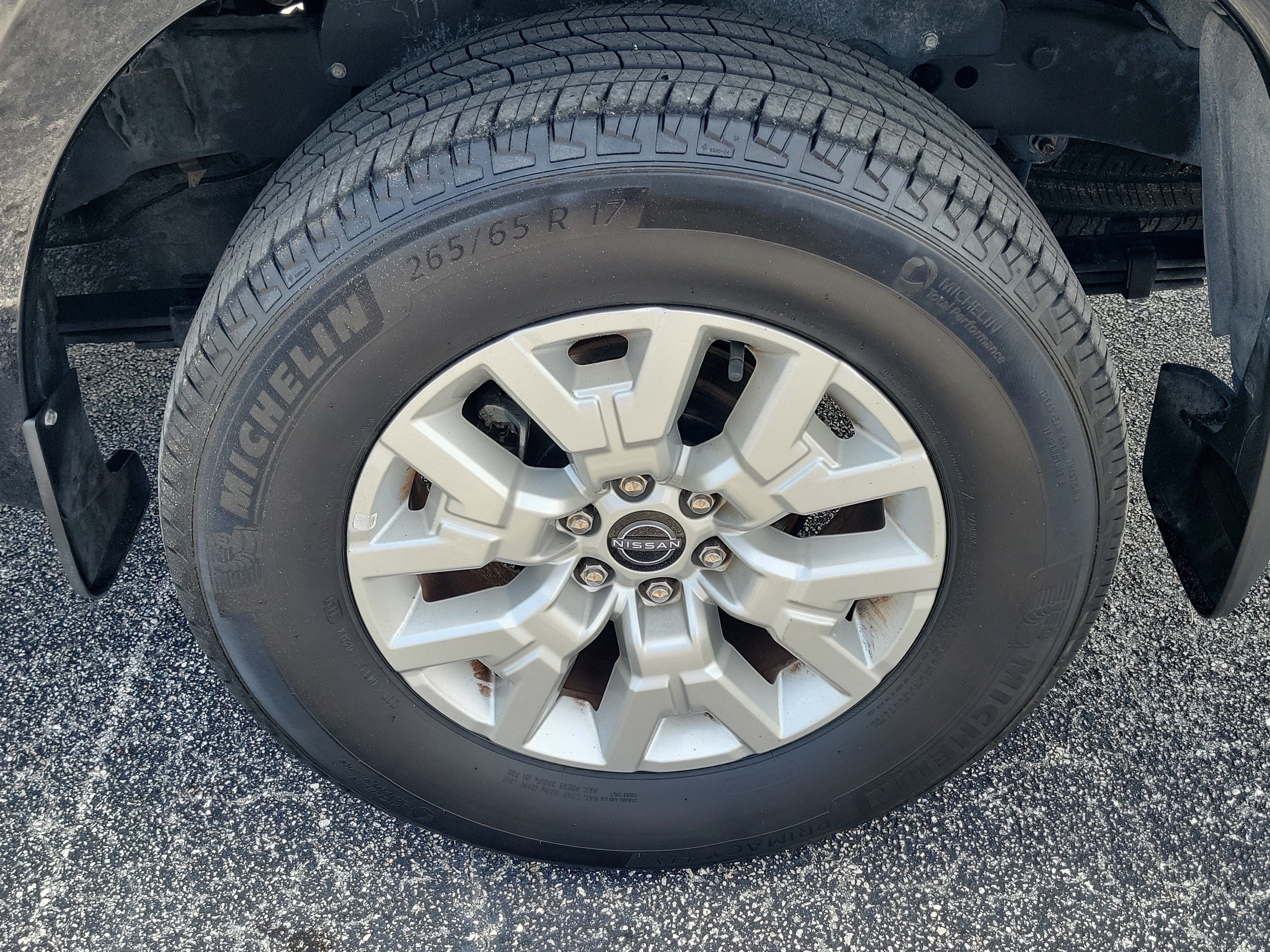 Certified 2024 Nissan Frontier SV w/ SV Convenience Package RWD image 7