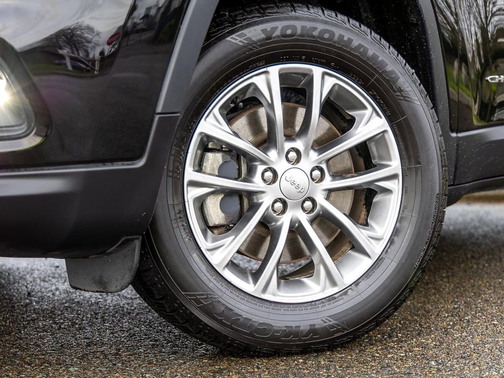 Used 2019 Jeep Cherokee Latitude Plus image 7