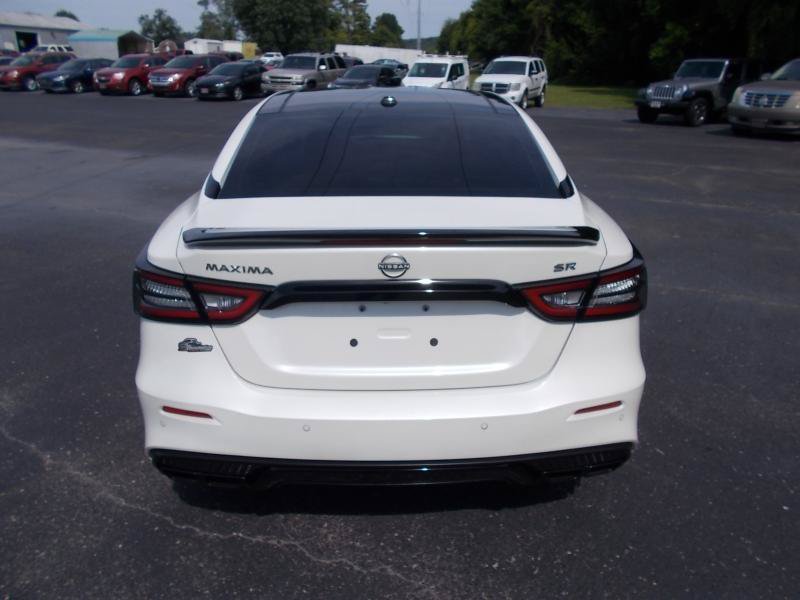 Used 2023 Nissan Maxima SR w/ Sport Mat Group FWD image 15