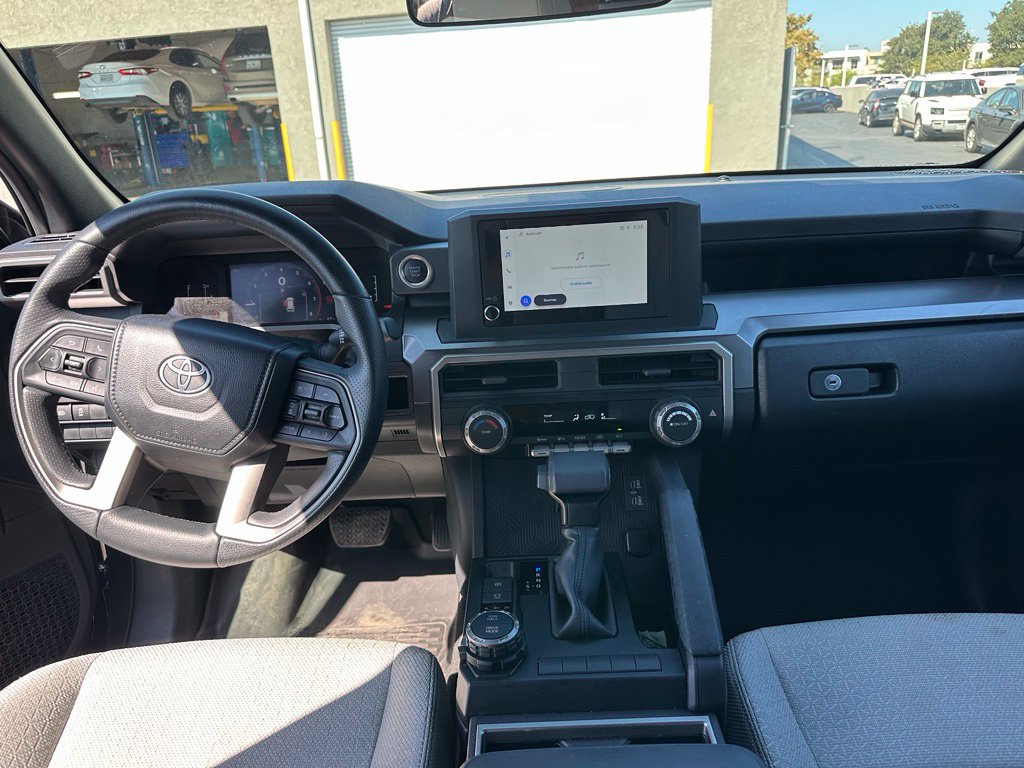 Used 2025 Toyota 4Runner SR5 AWD/4WD image 9