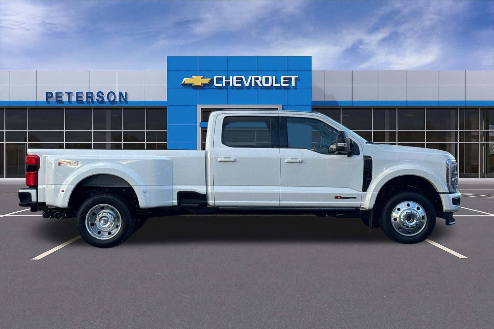 Used 2026 Ford F450 Platinum w/ FX4 Off-Road Package image 3
