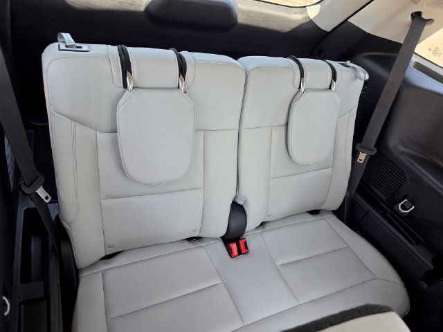 Certified 2025 Ford Explorer Platinum w/ LUX Leather Package AWD/4WD image 16