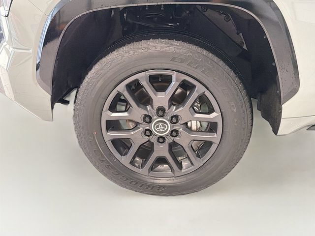 Used 2024 Toyota Tundra Platinum AWD/4WD image 25
