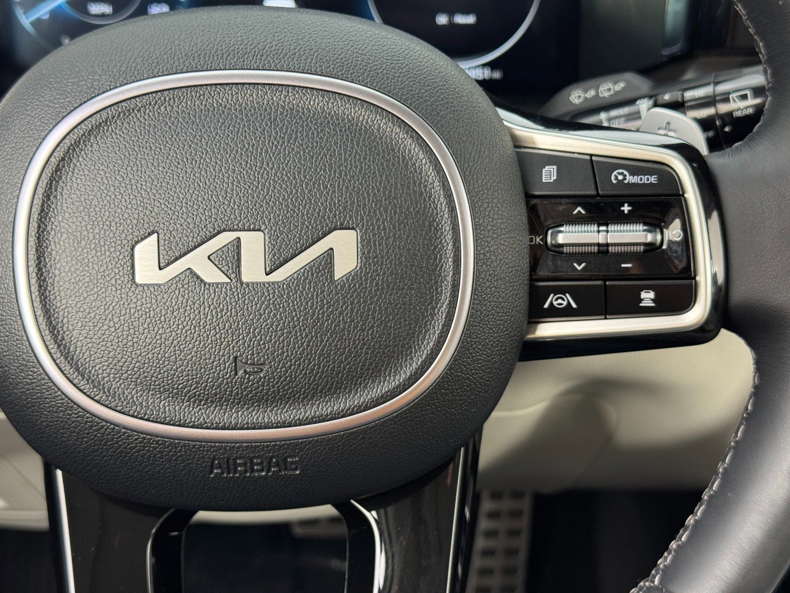 Used 2023 Kia Sorento SX Prestige image 22