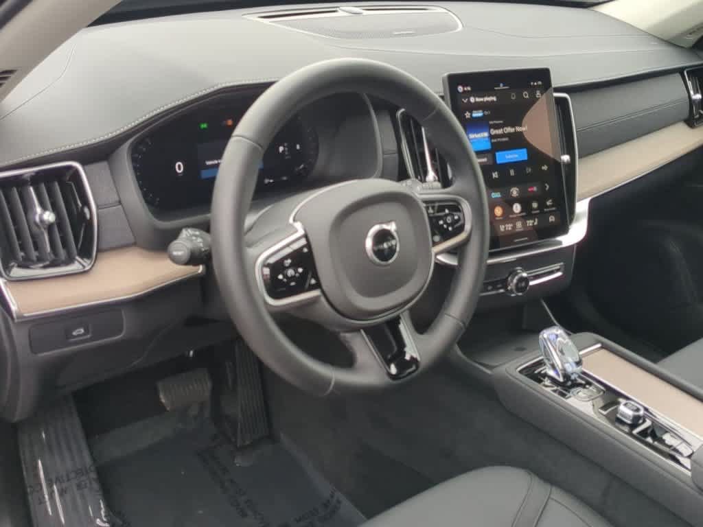 Used 2026 Volvo XC90 B6 Plus w/ Protection Package Premier AWD/4WD image 2