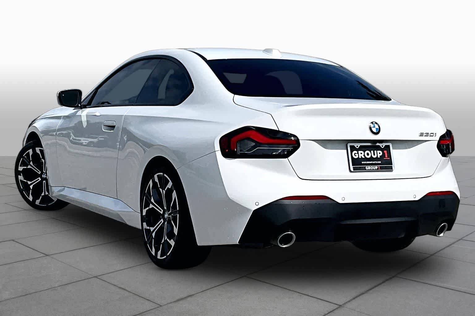 Used 2026 BMW 230i Coupe w/ Convenience Package RWD image 11