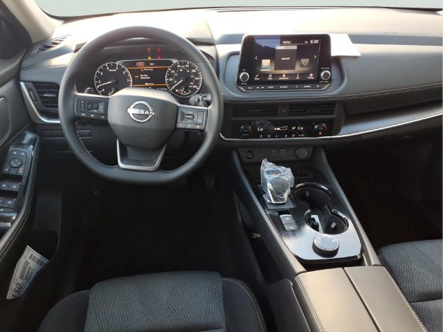 New 2026 Nissan Rogue SV AWD/4WD image 9