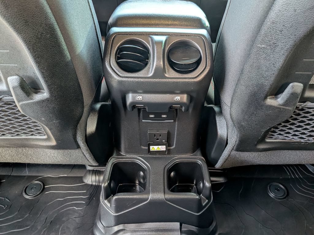 Used 2022 Jeep Wrangler Unlimited Rubicon w/ Steel Bumper Group AWD/4WD image 36