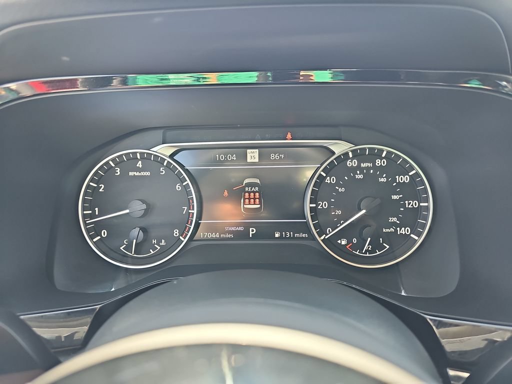 Used 2025 Nissan Pathfinder SL FWD image 19